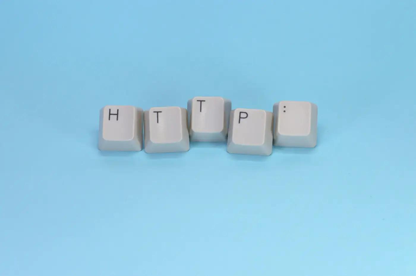 DNS explanation diagram showing how domains resolve to IP addresses