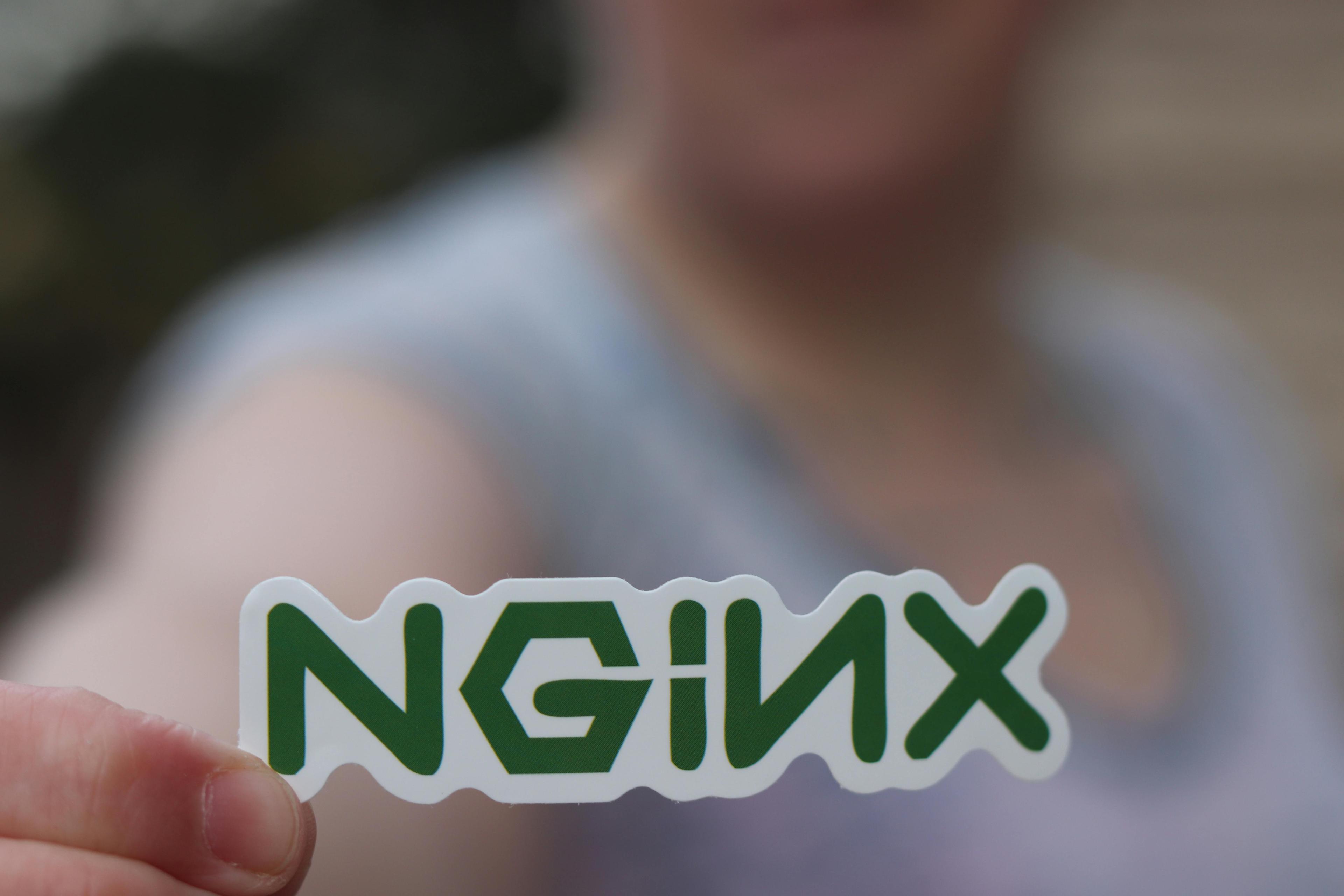 Apache vs NGINX architecture diagram showing reverse proxy implementation, load balancing, and performance characteristics